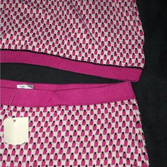 Say what pink skirt suit - Picture 2 of 3